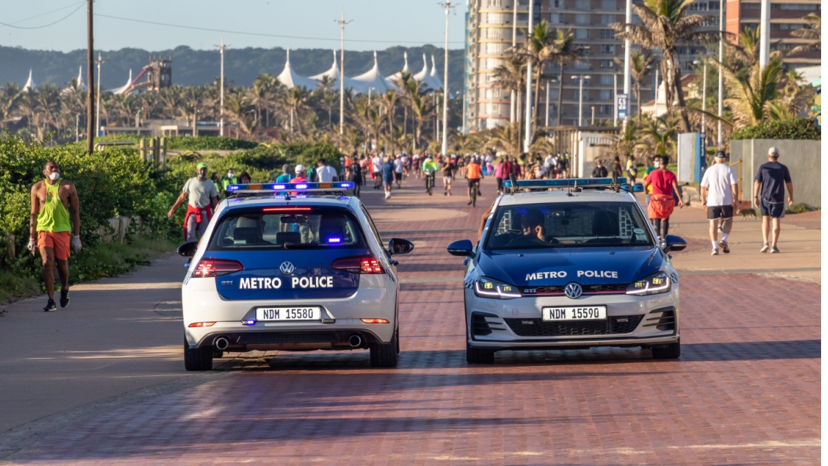 White Flashing Lights: South African Motorists Not Legally Required to Yield