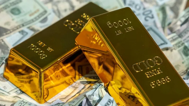Gold Hits Record $3,870 as Zijin Gold Soars 66% in Hong Kong Debut