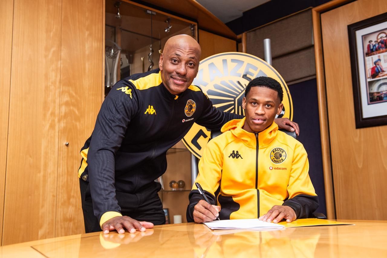 Kaizer Chiefs Fans, Hold Tight: Asanele Velebayi’s Debut Is Almost Here