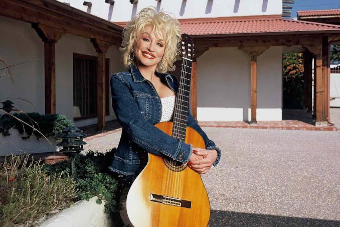Dolly Parton Dies at 80: A Legacy of Music, Kindness and Giving